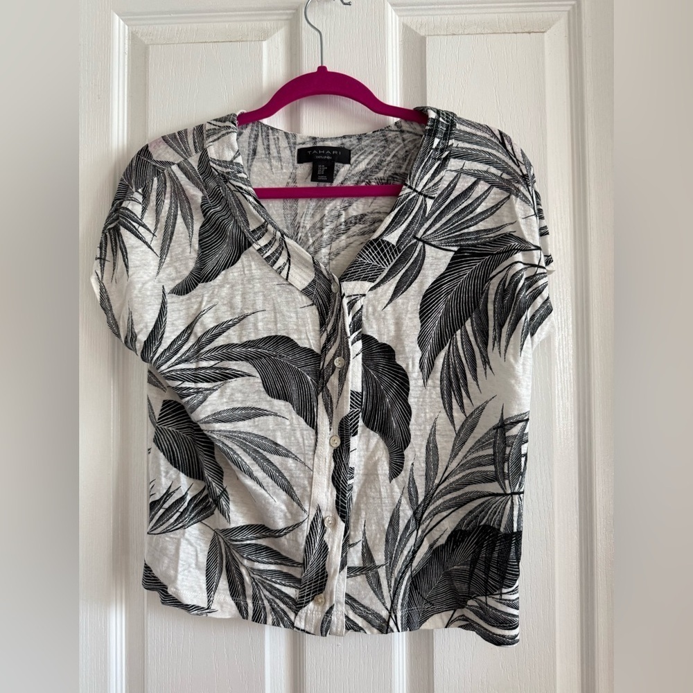 Tahari Monochrome Leaf Print Blouse 100% Linen Size Medium